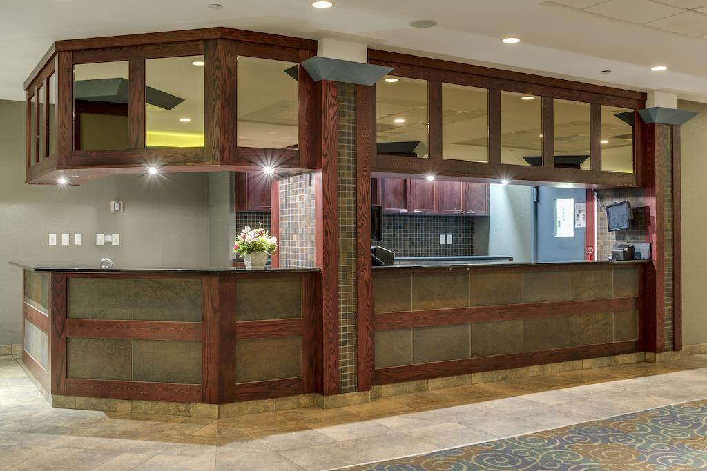Park Town Hotel Саскатун Экстерьер фото